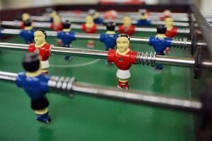 Kicker; Bild: Find-das-Bild.de / Michael Schnell