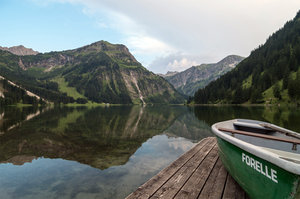 Ruderboot am See; Bild: Find-das-Bild.de / Michael Schnell