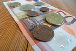 Geld; Bild: Find-das-Bild.de / Michael Schnell
