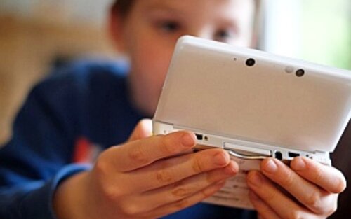 Vor der Konsole verfliegt die Zeit