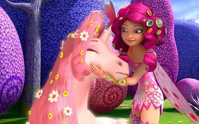 Mia mit einem rosa Einhorn im Spiel "Mia and me – Magische Freundschaft"; Bild: Markt & Technik Mia mit einem rosa Einhorn im Spiel "Mia and me – Magische Freundschaft"; Bild: Markt & Technik