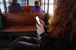 Die wichtigsten Smartphone-Regeln für Bus und Bahn