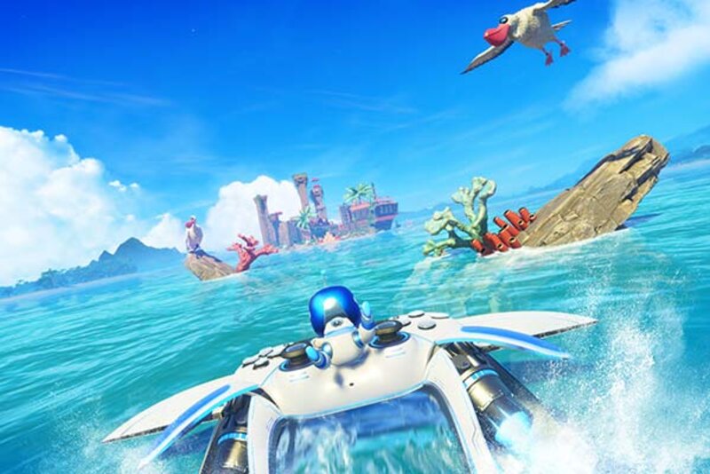 Figur fährt Boot auf einem Meer im Spiel "Astro Bot"; Bild: Sony Interactive Entertainment Europe Figur fährt Boot auf einem Meer im Spiel "Astro Bot"; Bild: Sony Interactive Entertainment Europe