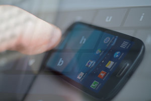 Smartphone und Tablet-Tastatur; Bild:Internet-ABC