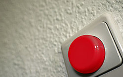 Roter Notfallknopf; Bild: Internet-ABC