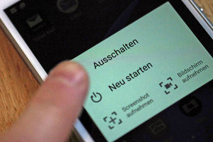 Handy ausschalten; Bild: Find-das-Bild.de/Michael Schnell