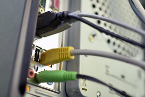 PC-Kabel; Bild: Find-das-Bild.de / Michael Schnell PC-Kabel