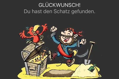 Pirat und Papagei frohlocken neben einer Schatztruhe im Spiel "Schnitzeljägerei; Bild: valocity GmbH Pirat und Papagei frohlocken neben einer Schatztruhe im Spiel "Schnitzeljägerei; Bild: valocity GmbH