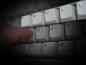 Tastatur mit Buchstaben "Troll"; Bild: Internet-ABC