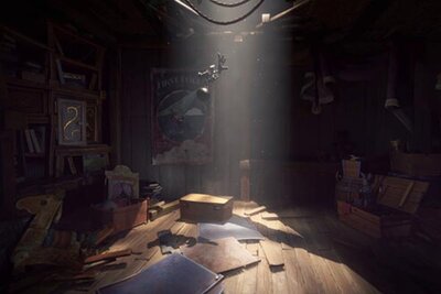 Lichtstrahl trifft auf dunklen Raum voller Gegenstände im Spiel "Once Upon a Puppet"; Bild: Daedalic Entertainment Lichtstrahl trifft auf dunklen Raum voller Gegenstände im Spiel "Once Upon a Puppet"; Bild: Daedalic Entertainment