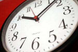 Uhr; Bild: Find-das-Bild.de / Michael Schnell