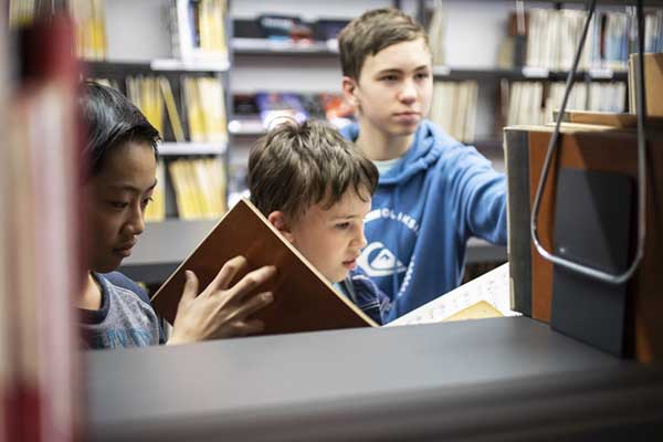 Boys' Day in einer Bibliothek - Jungen-Zukunftstag