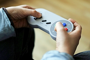 Game-Controller; Bild: Find-das-Bild.de / Michael Schnell