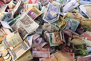 Viel Geld; Bild: Find-das-Bild.de / Michael Schnell