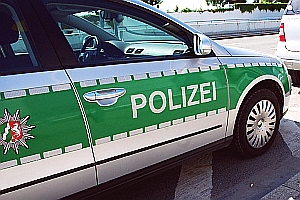 Polizeieinsatz; Bild: Find-das-Bild.de / Michael Schnell